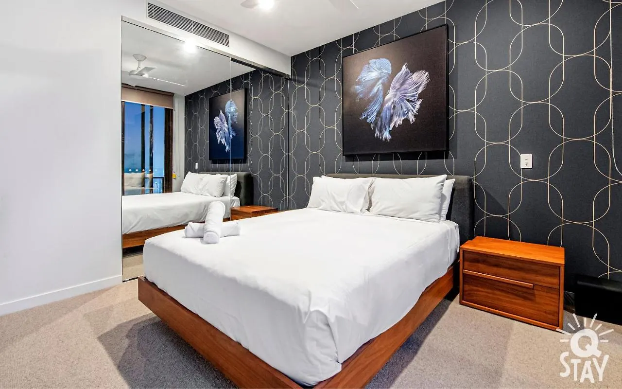 Apartment 2 Bedroom 1 Bathroom Private At Casino - Paid Parking Only *
