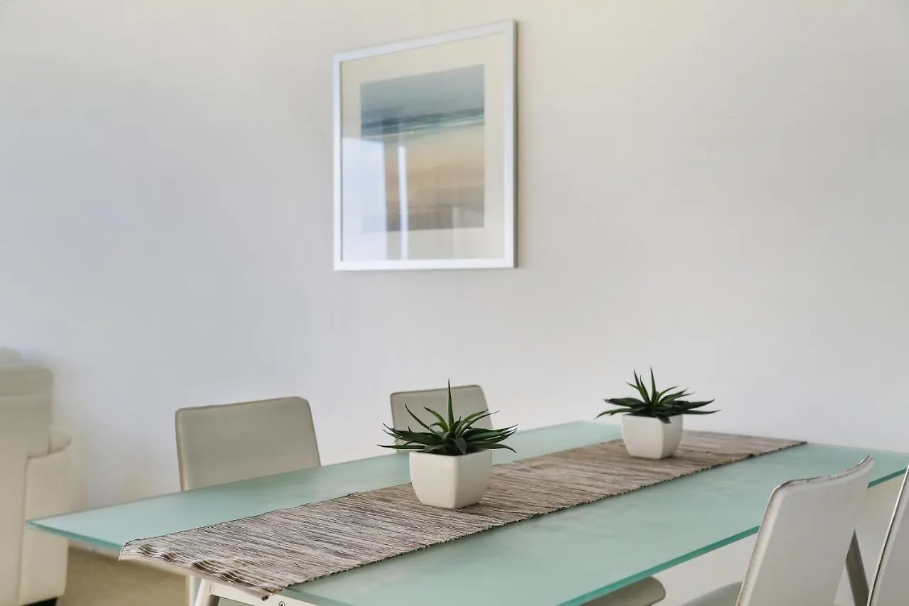 Aqualine On The Broadwater Aparthotel 4*