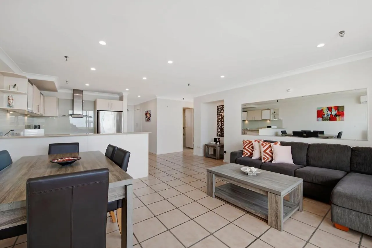 Focus Beachfront 2 Bedroom With Ocean Views *