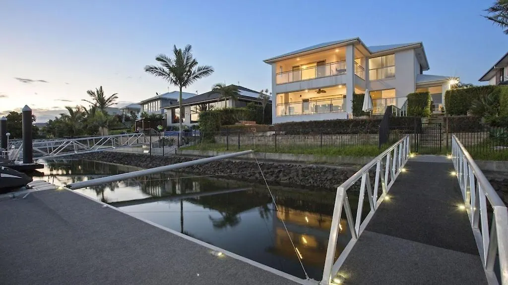 Luxury Waterfront House Close To Theme Parks And Shops 別荘