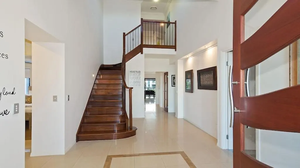 Luxury Waterfront House Close To Theme Parks And Shops 別荘 ゴールドコースト
