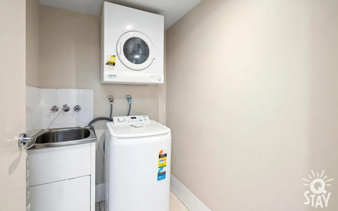2 Bedroom Ocean View At Chevron Reniassance Apartment *