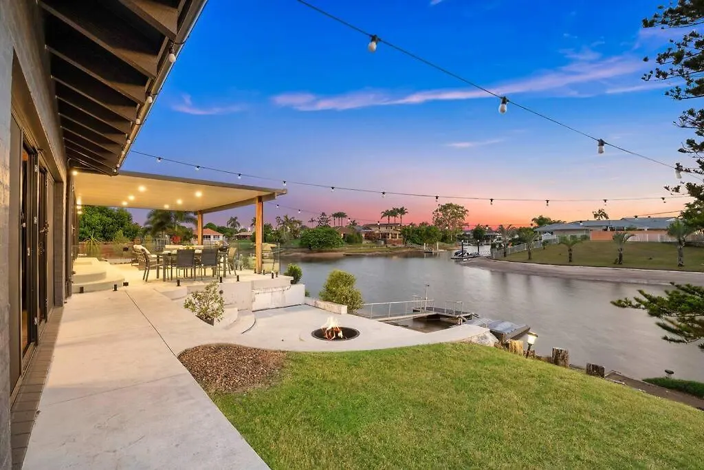 Holiday home Family Waterfront Escape - Pool, 2 King *