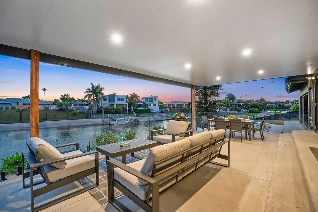 Holiday home Family Waterfront Escape - Pool, 2 King