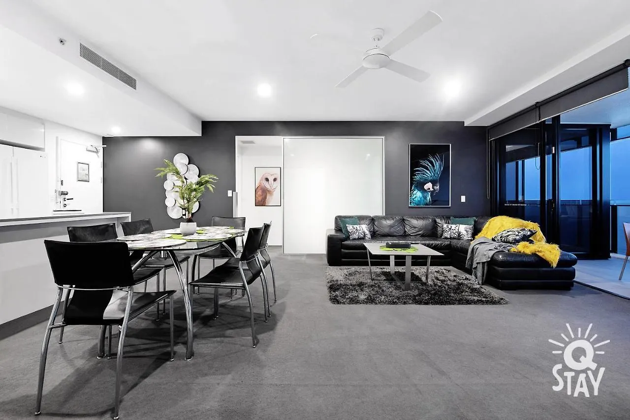 Spectacular Family Kids Free 3 Bedroom Ocean At Circle On Cavill - Q Appartement