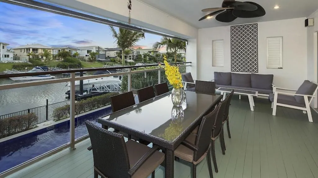 Luxury Waterfront House Close To Theme Parks And Shops *