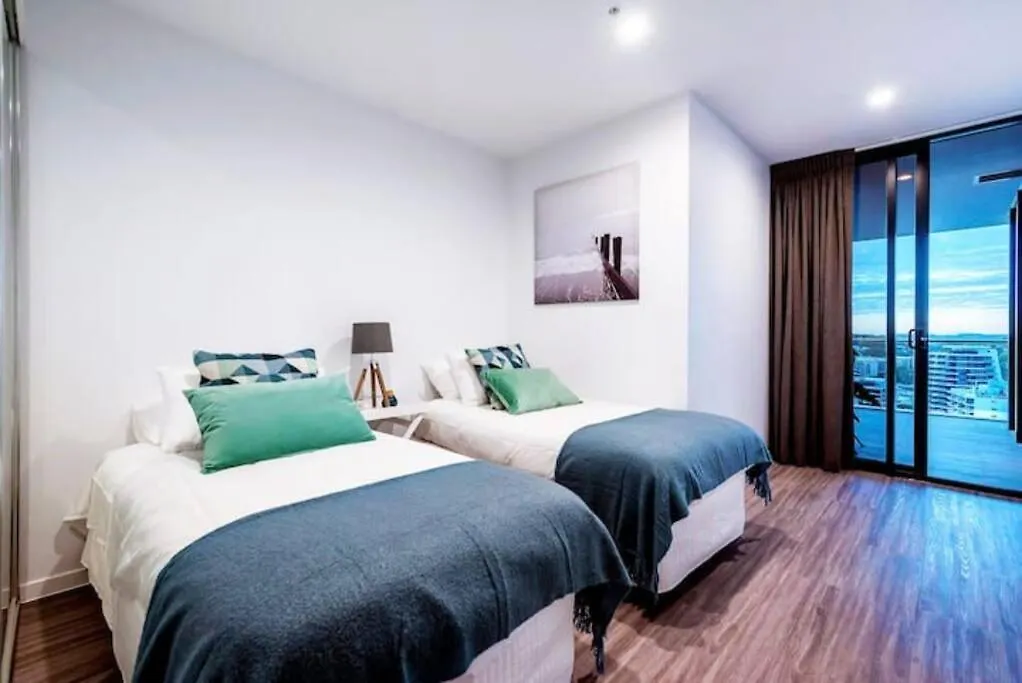 5 Star Beachfront Sky In Prime Location * Χρυσή Ακτή