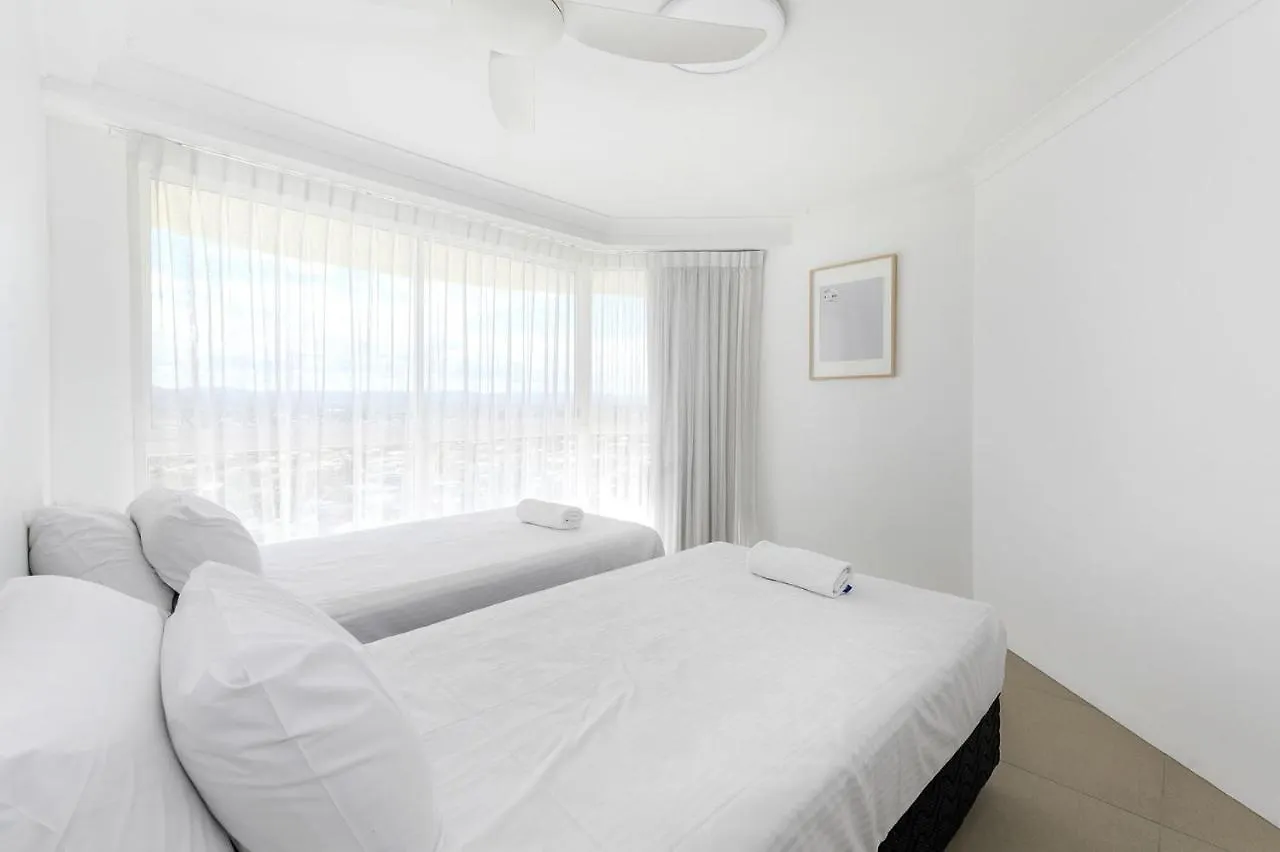 Stunning Views - 15t Floor Unit *