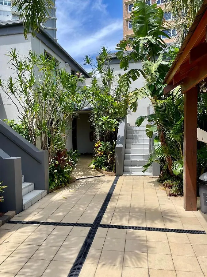 Lägenhetshotell Burleigh Palms 3*