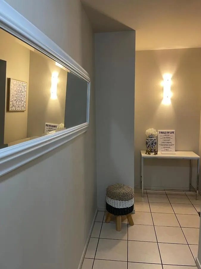 Milhaven At Chevron Renaissance Tower Apartment *