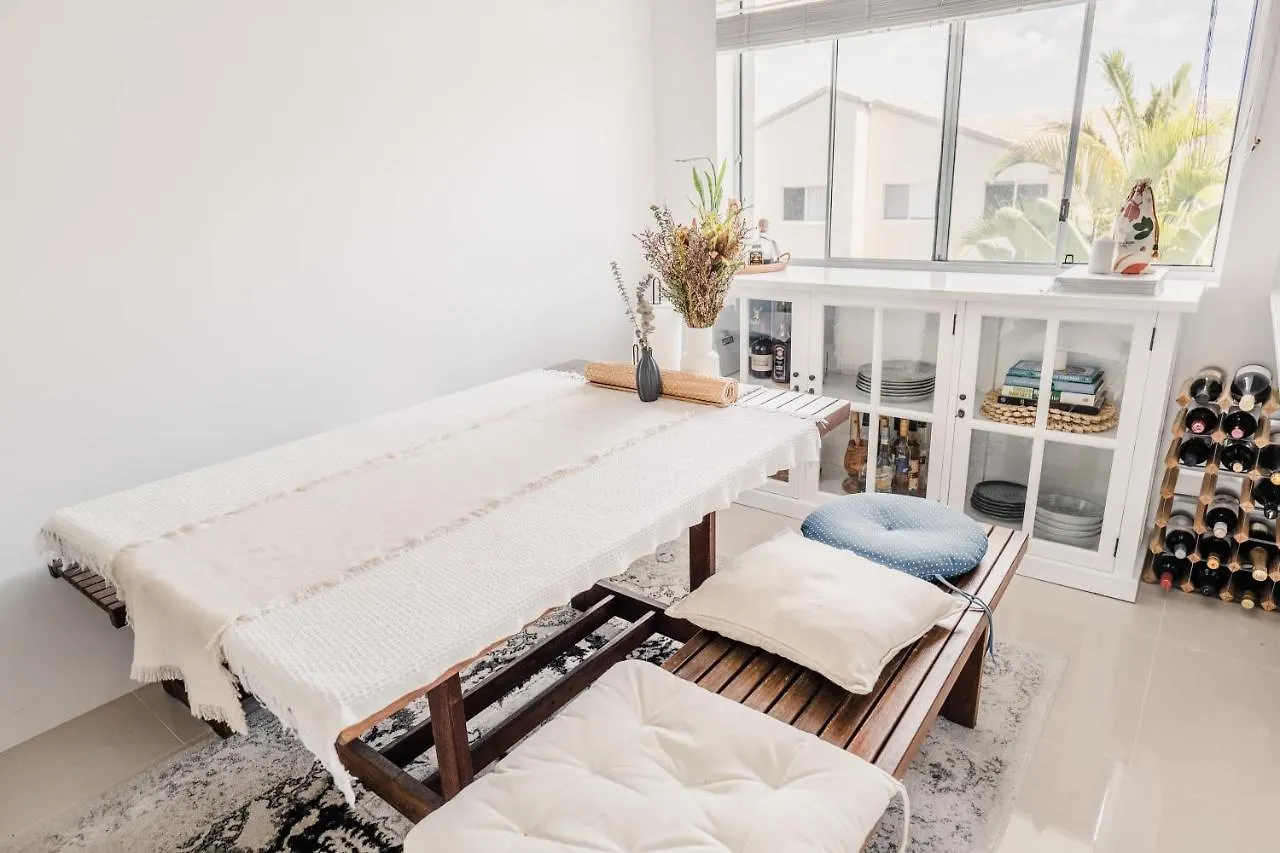 Heart Of Burleigh - Perfect Location With Pools *