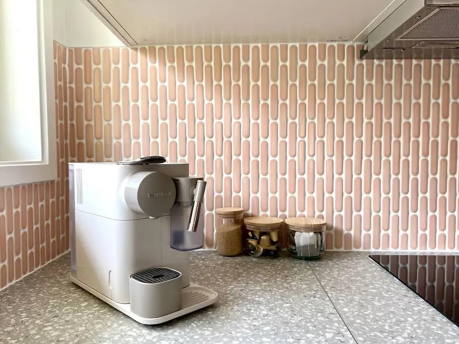 Blush On Broadbeach- Beachside And Pet Friendly, 3rd Floor Walk Up 公寓 *