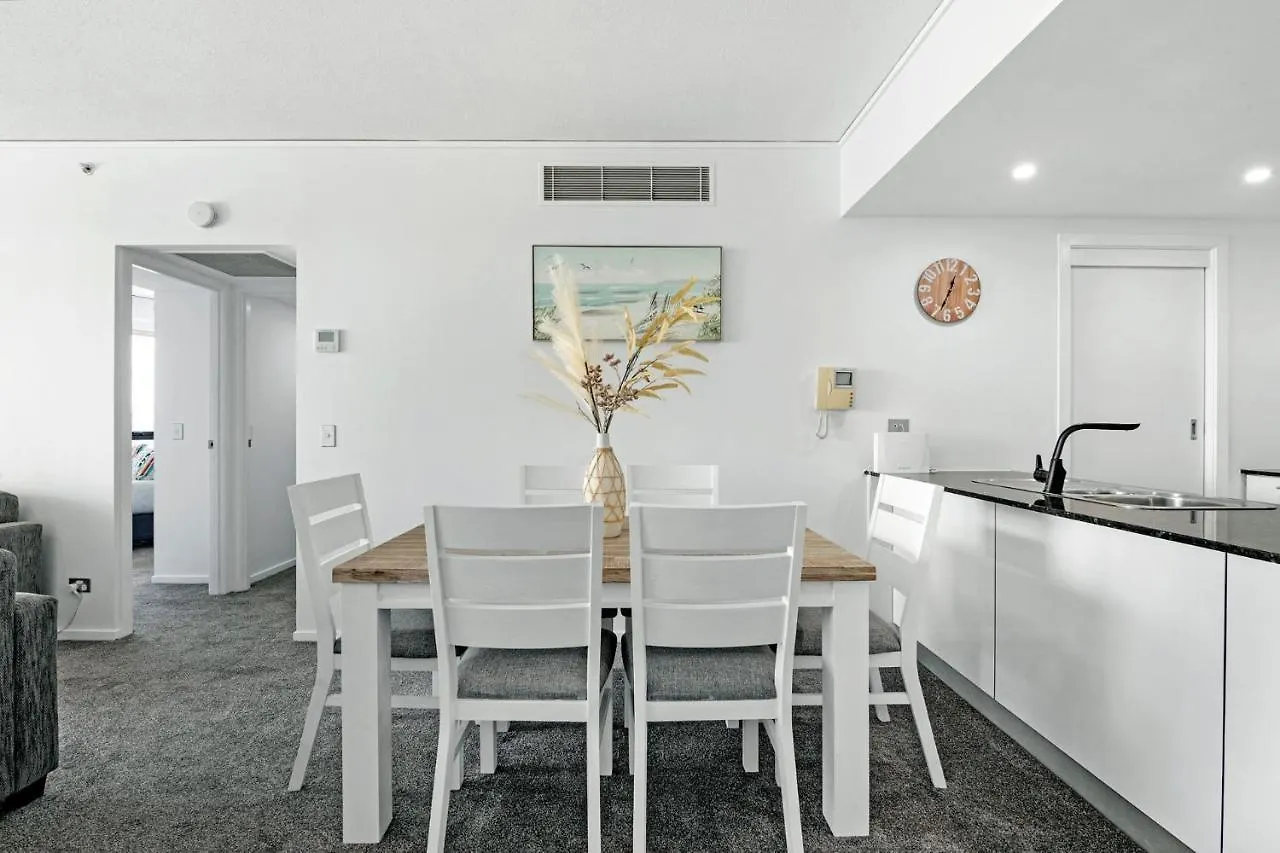 Fresh & Modern 2 Bedroom In Sierra Grand - Coasthm * Gold Coast