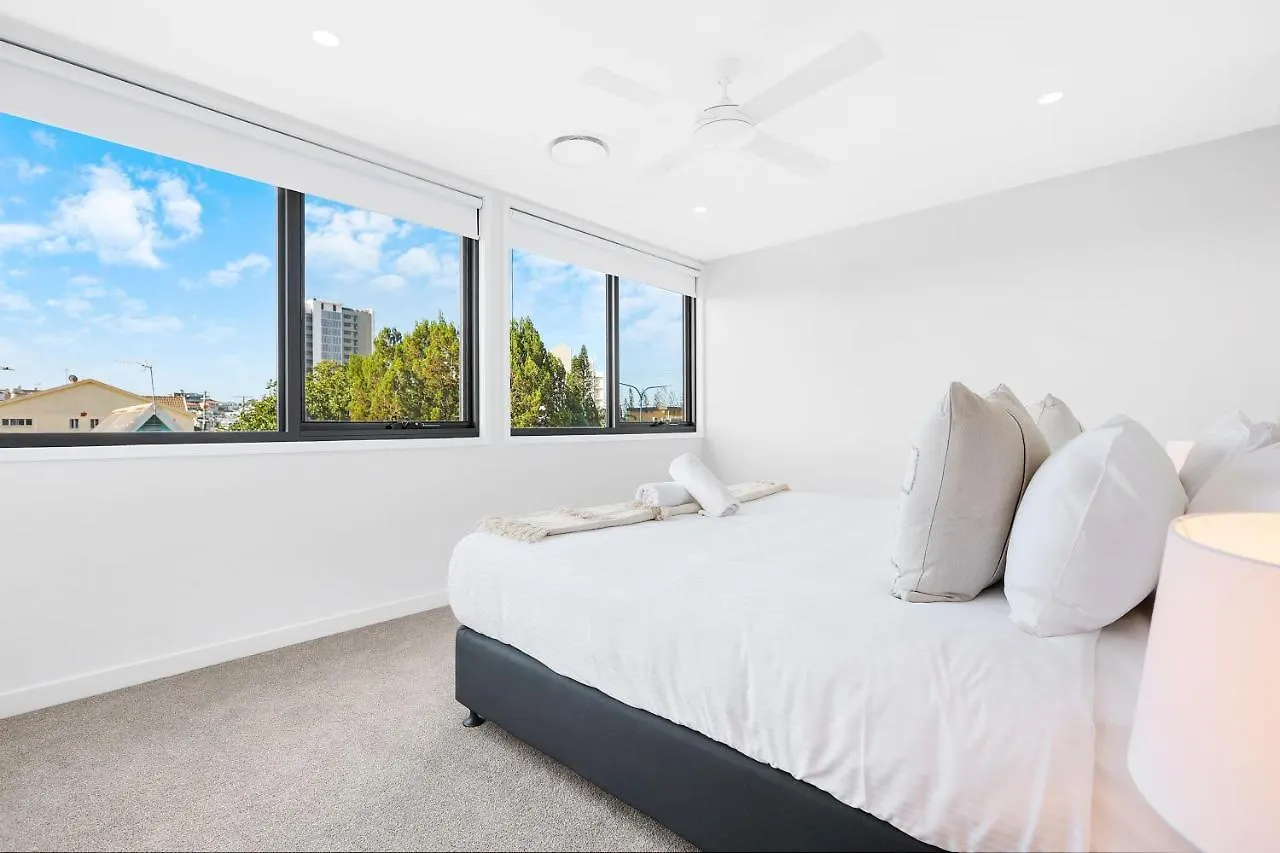 Villa New 3br Burleigh Townhome With Private Rooftop! Gold Coast