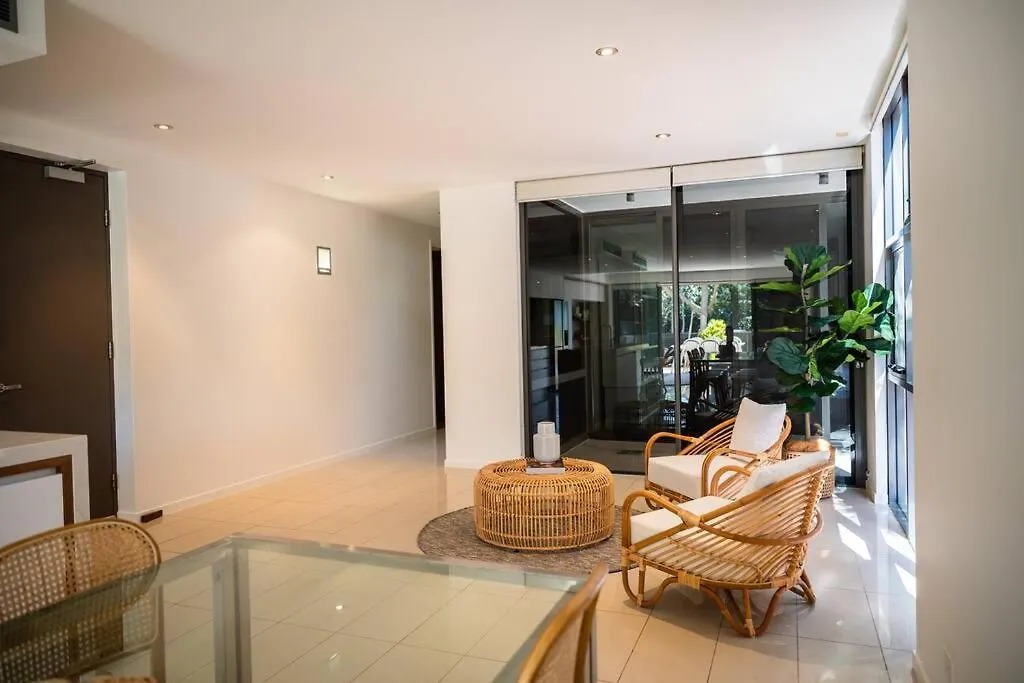 Stunning Coastal Retreat With Pool & Car Park Apartmán *