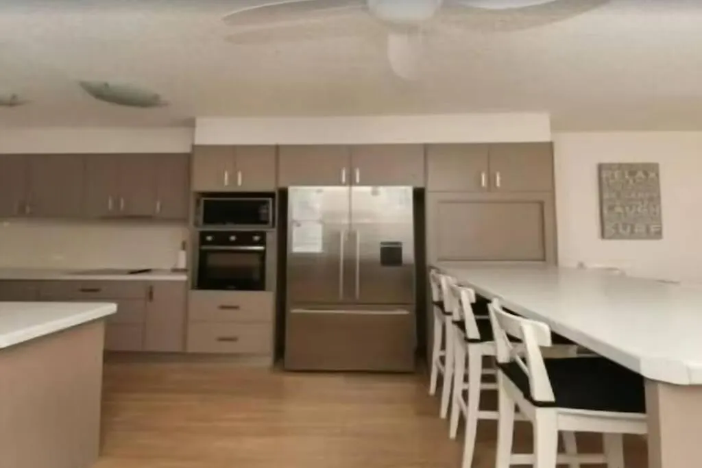 Palm Breeze - Hosted By Burleigh Letting * Gold Coast