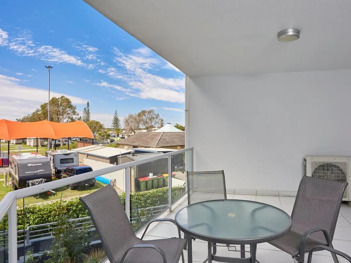 Comfort Two Bedroom Next To Water Park In Southport Apartment *