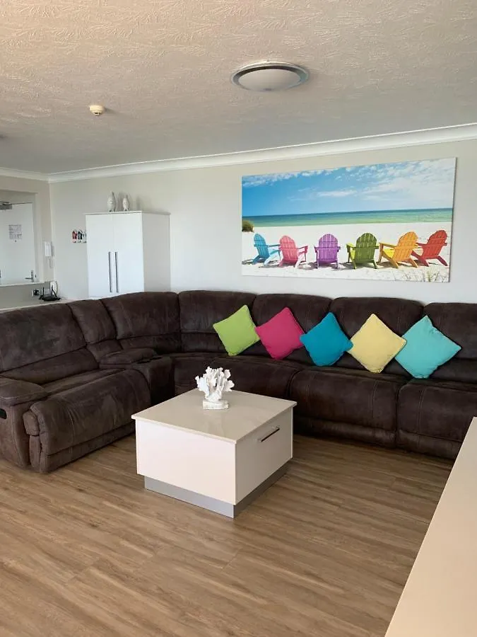 Pacific Regis Beachfront Apart-hotel 4*