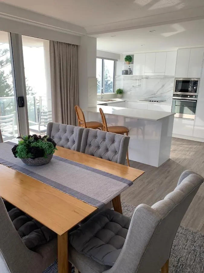 Pacific Regis Beachfront Apart-hotel Gold Coast