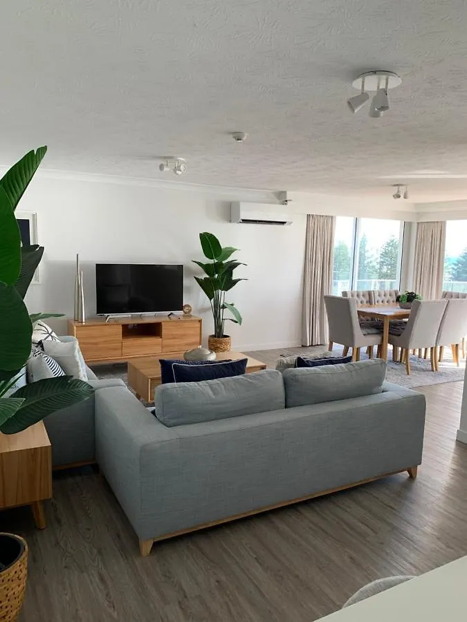 Pacific Regis Beachfront Apart-hotel Gold Coast