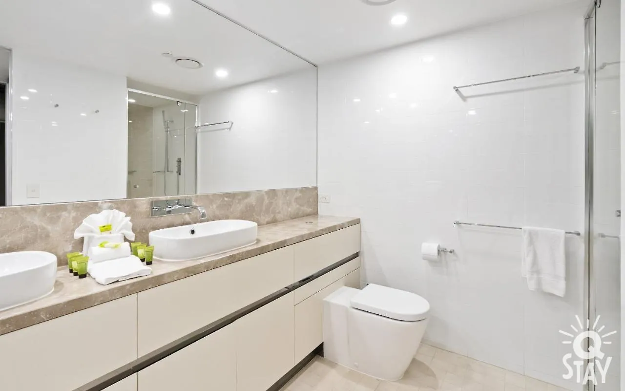 Appartamento 2 & 3 Bedroom Ocean View At Soul Surfers Paradise - Q *