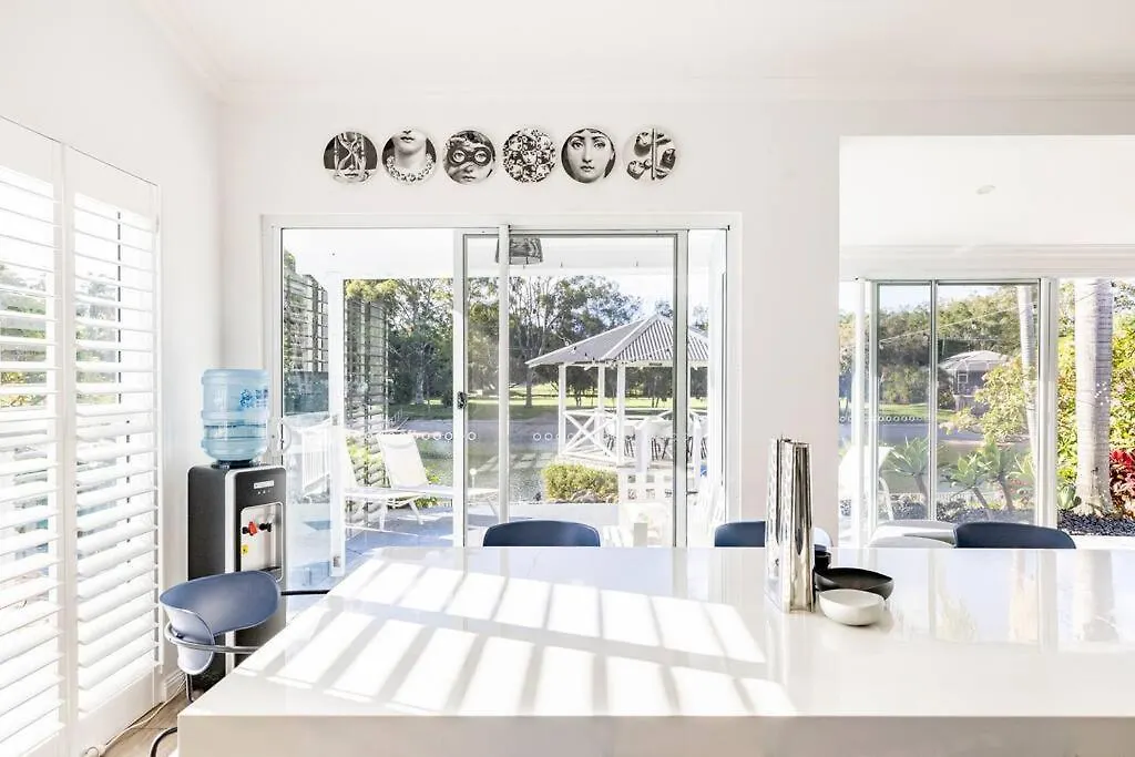 Chic Coastal Waterside Stunner! Gold Coast