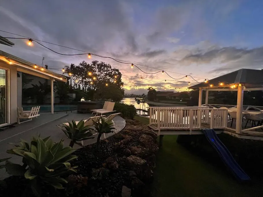 Chic Coastal Waterside Stunner! *