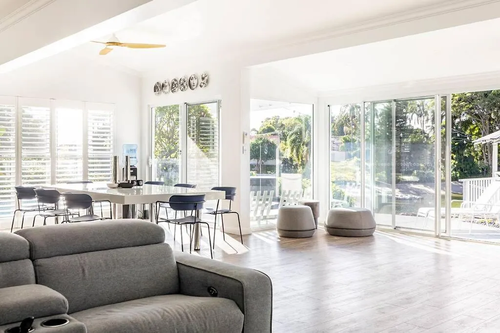 Holiday home Chic Coastal Waterside Stunner! *