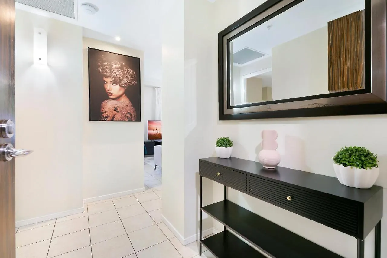 Iconic Chevron Renaissance Private Daire