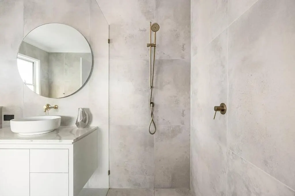 Holiday home Chic Coastal Waterside Stunner! *