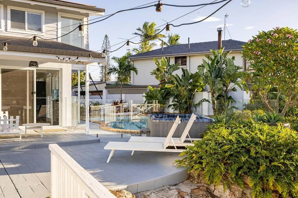 Chic Coastal Waterside Stunner! *
