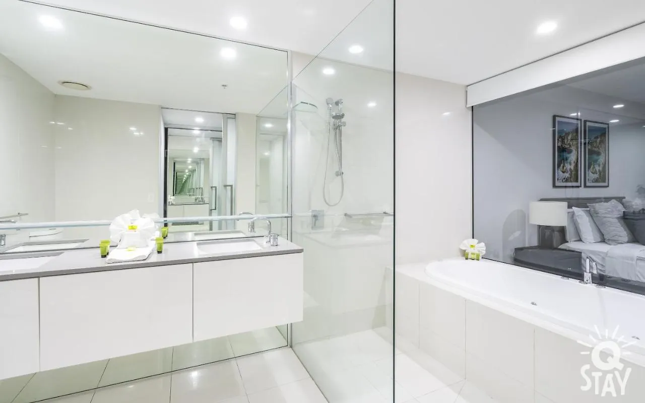 Spectacular Family Kids Free 3 Bedroom Ocean At Circle On Cavill - Q Appartement