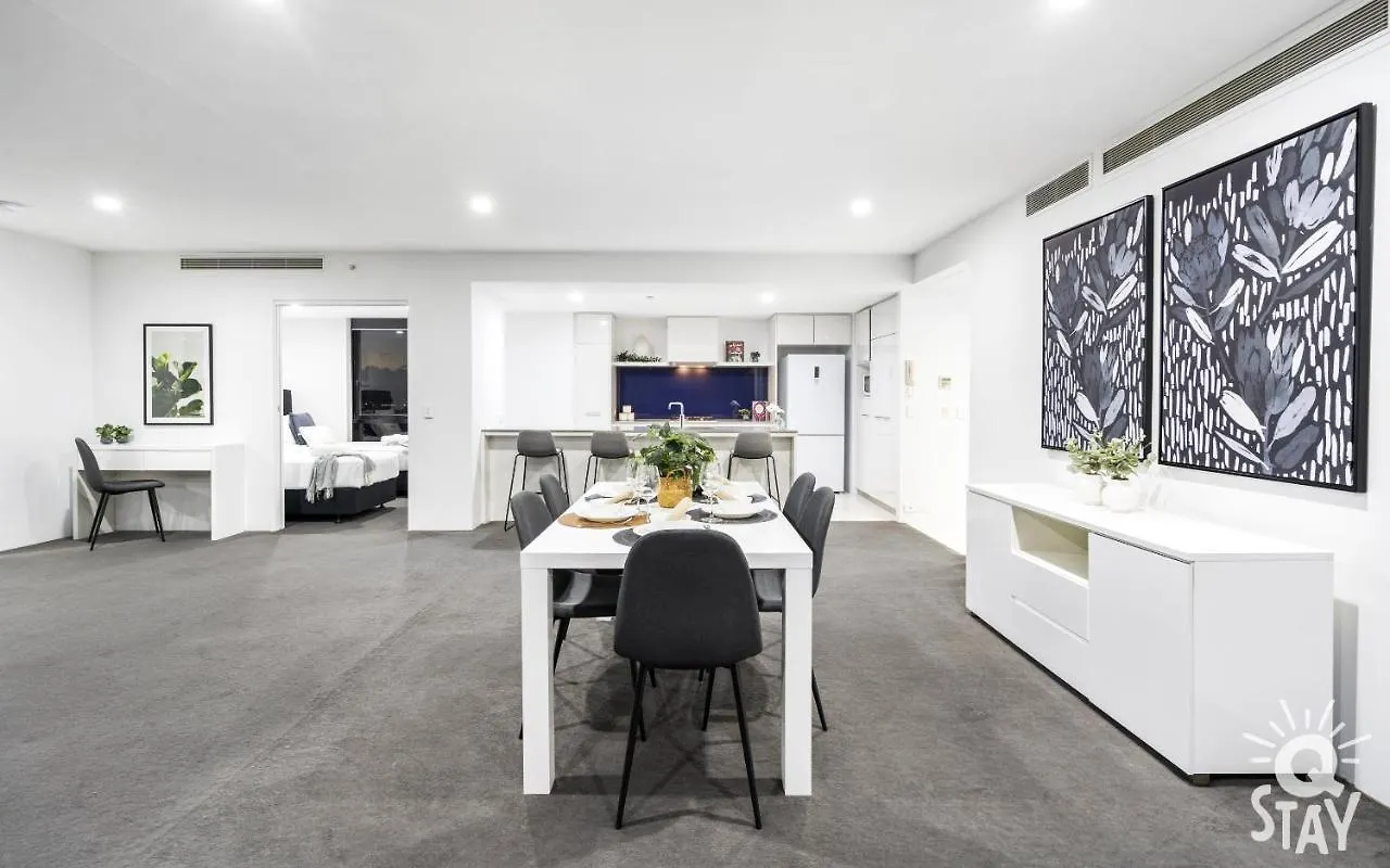 Spectacular Family Kids Free 3 Bedroom Ocean At Circle On Cavill - Q *