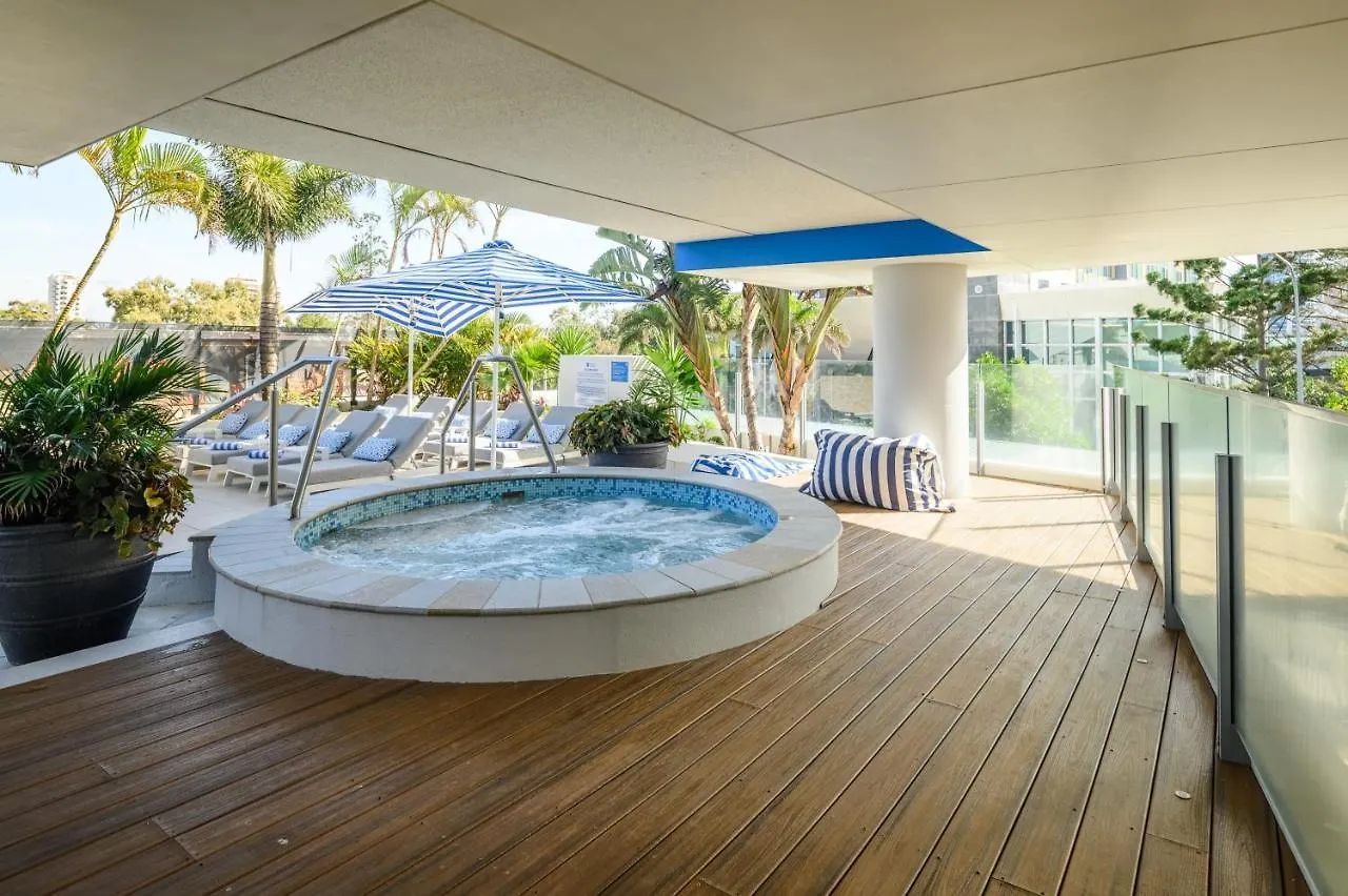 1br Sky Rise Surfers Stunner * Gold Coast