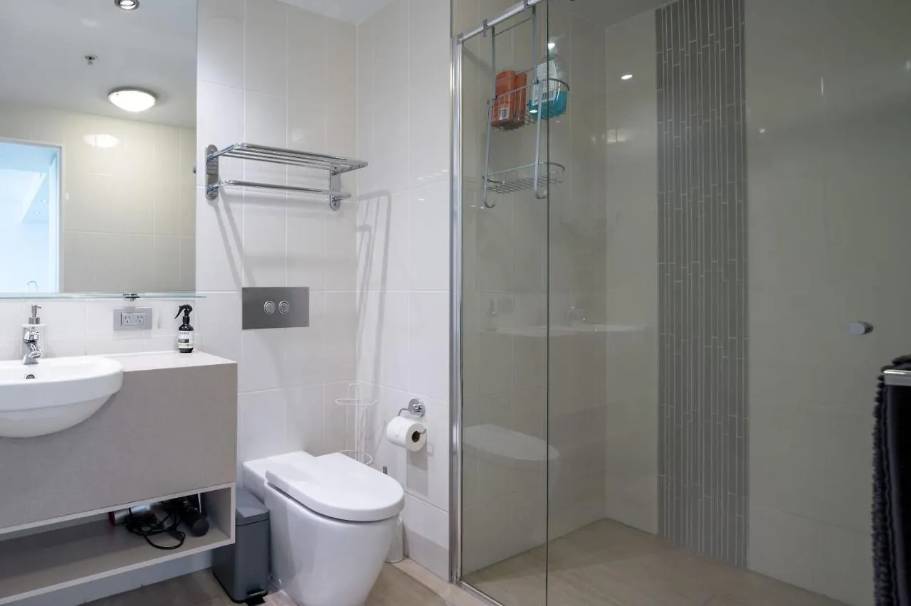 1br Sky Rise Surfers Stunner * Gold Coast