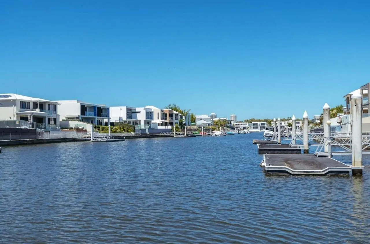 Villa Lakeside Spacious 5bed Water View Family
