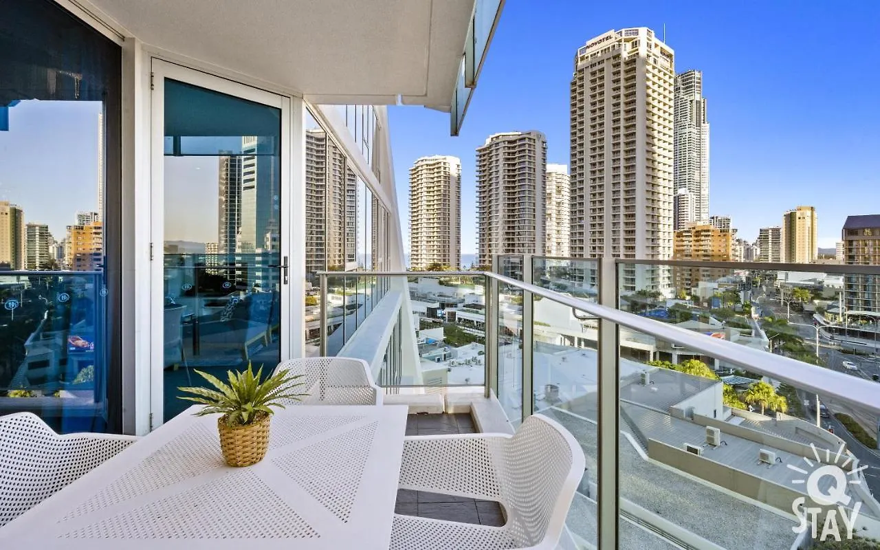 H Residences - Qstay Apartman *