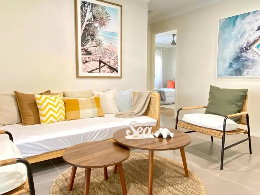 Oasis By The Pool, Thrilling Themeparks. Holiday home Gold Coast