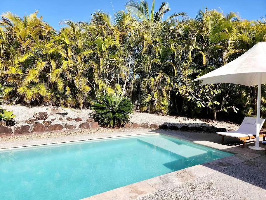 Oasis By The Pool, Thrilling Themeparks. Holiday home