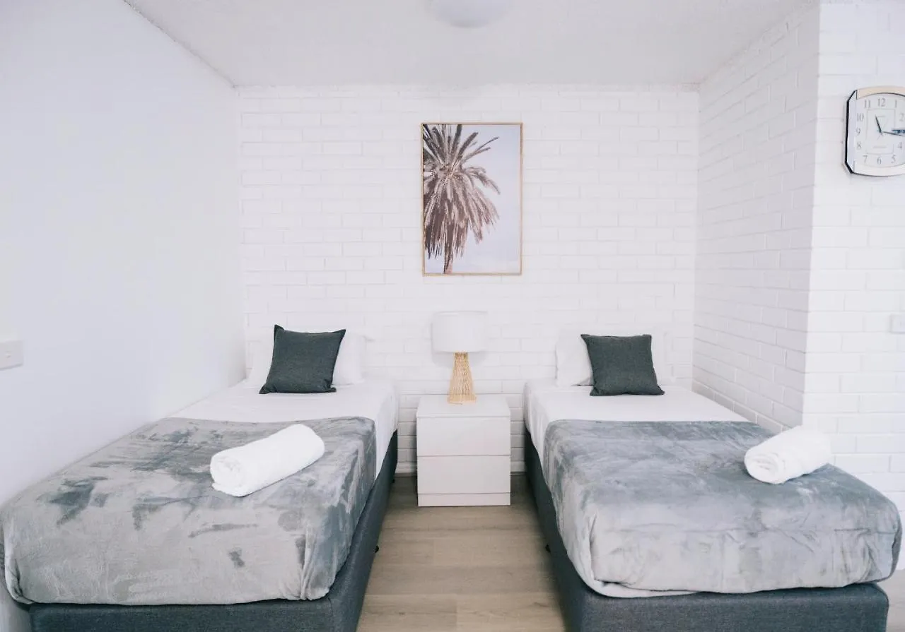 Surfers Paradise- Meters From The Beach! דירה גולד קוסט
