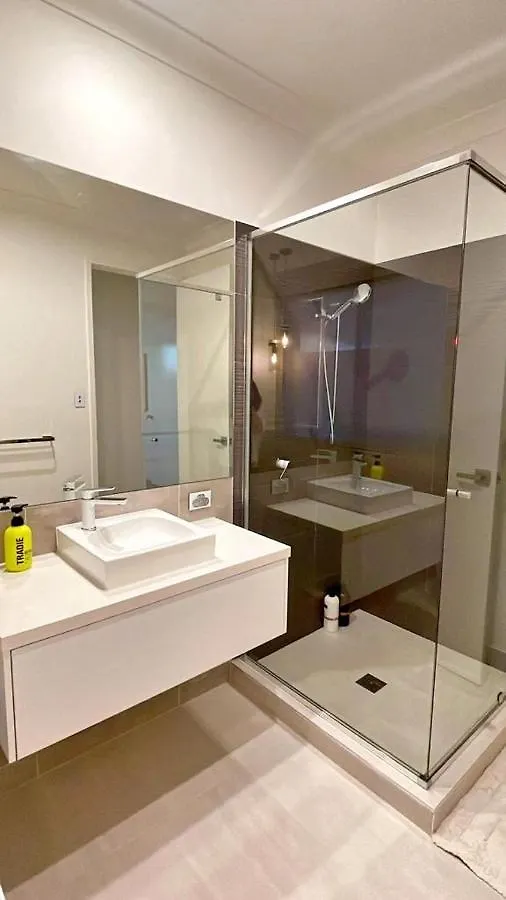 Grand Residences Near Helensvale Train Quarto em Acomodações Particulares Gold Coast
