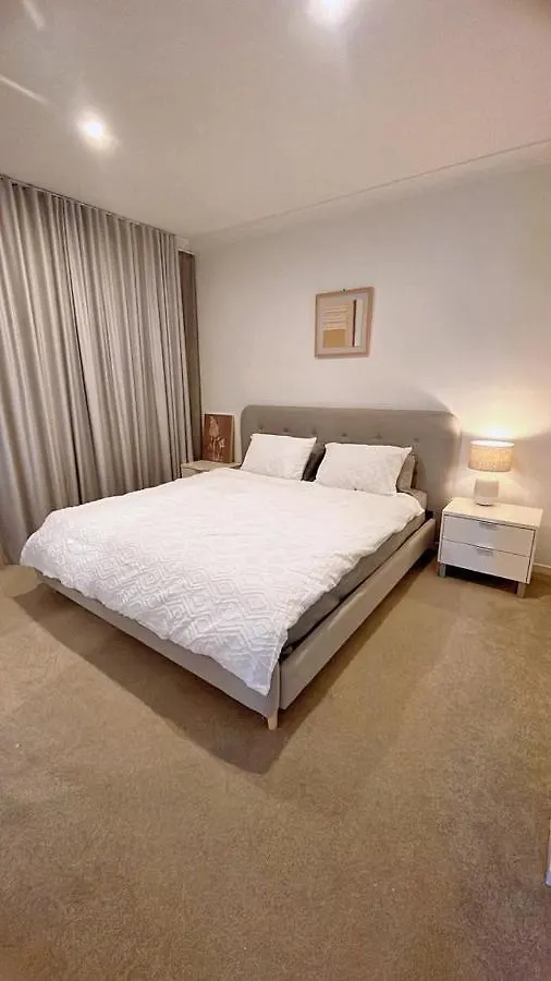 Quarto em Acomodações Particulares Grand Residences Near Helensvale Train *