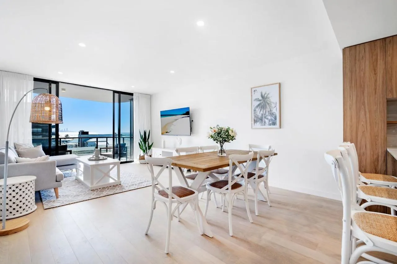 Village Palm - Brand New 2 Bedroom Apartment Gold Coast