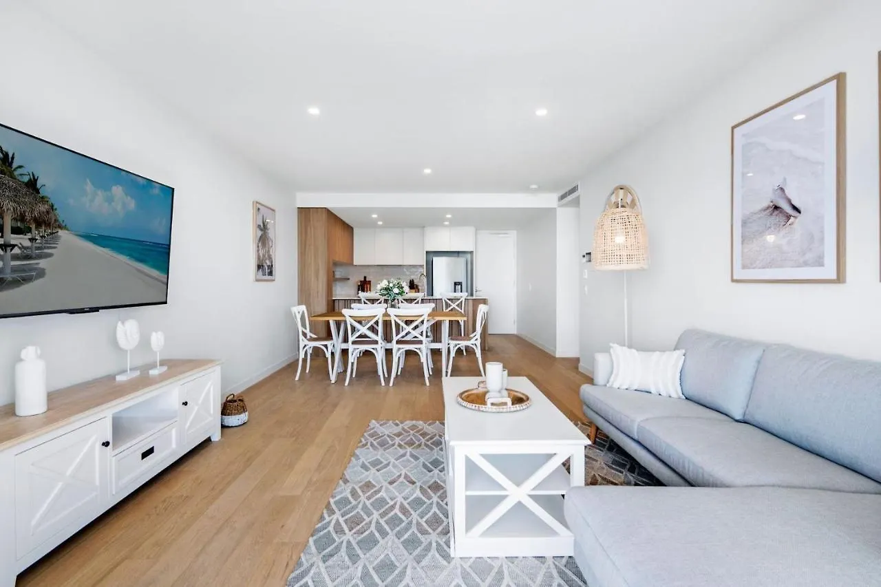 Village Palm - Brand New 2 Bedroom Apartment Gold Coast