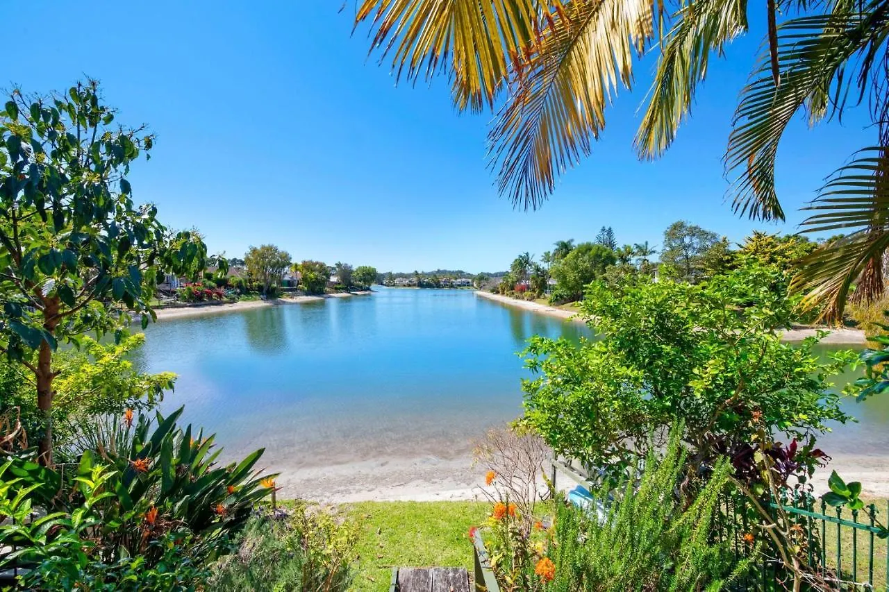 Peaceful And Quiet Elanora Sanctuary Holiday home Gold Coast