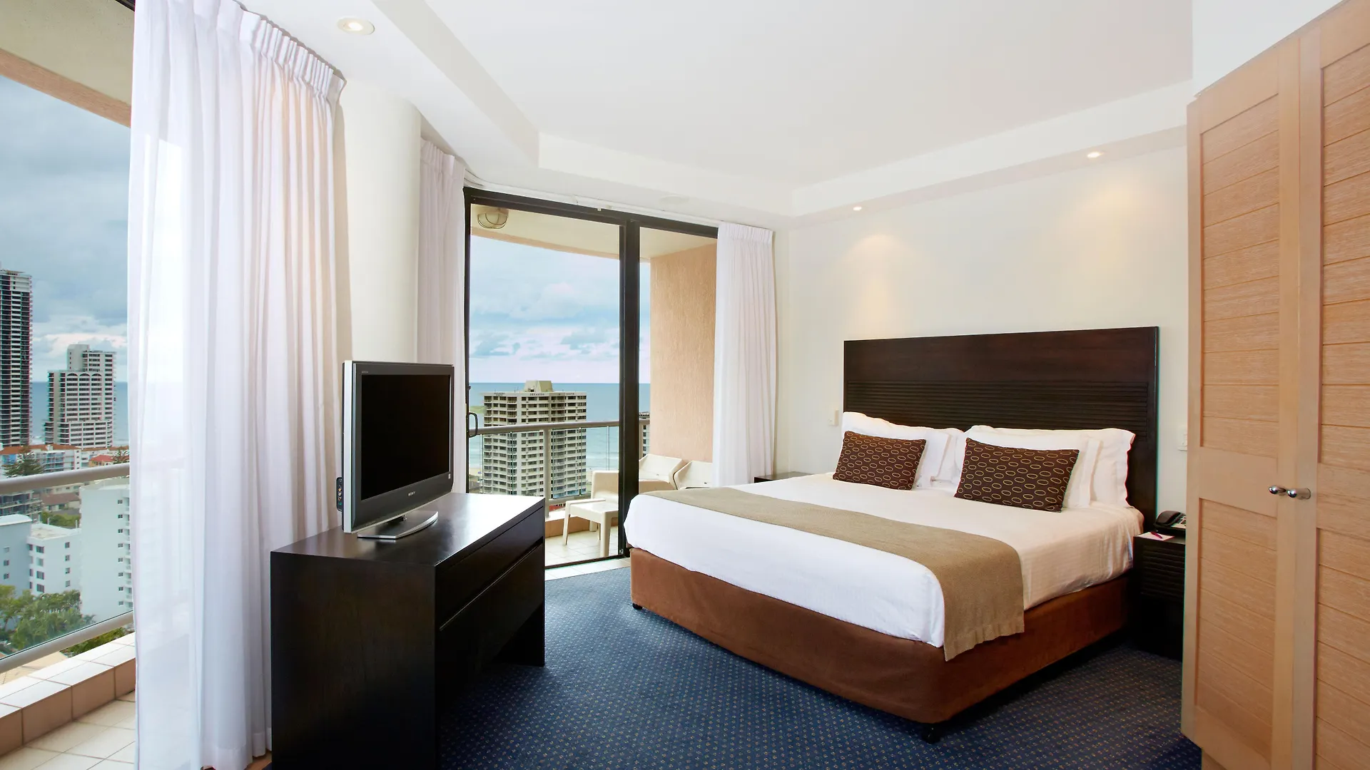 Crowne Plaza Surfers Paradise By Ihg Hotel