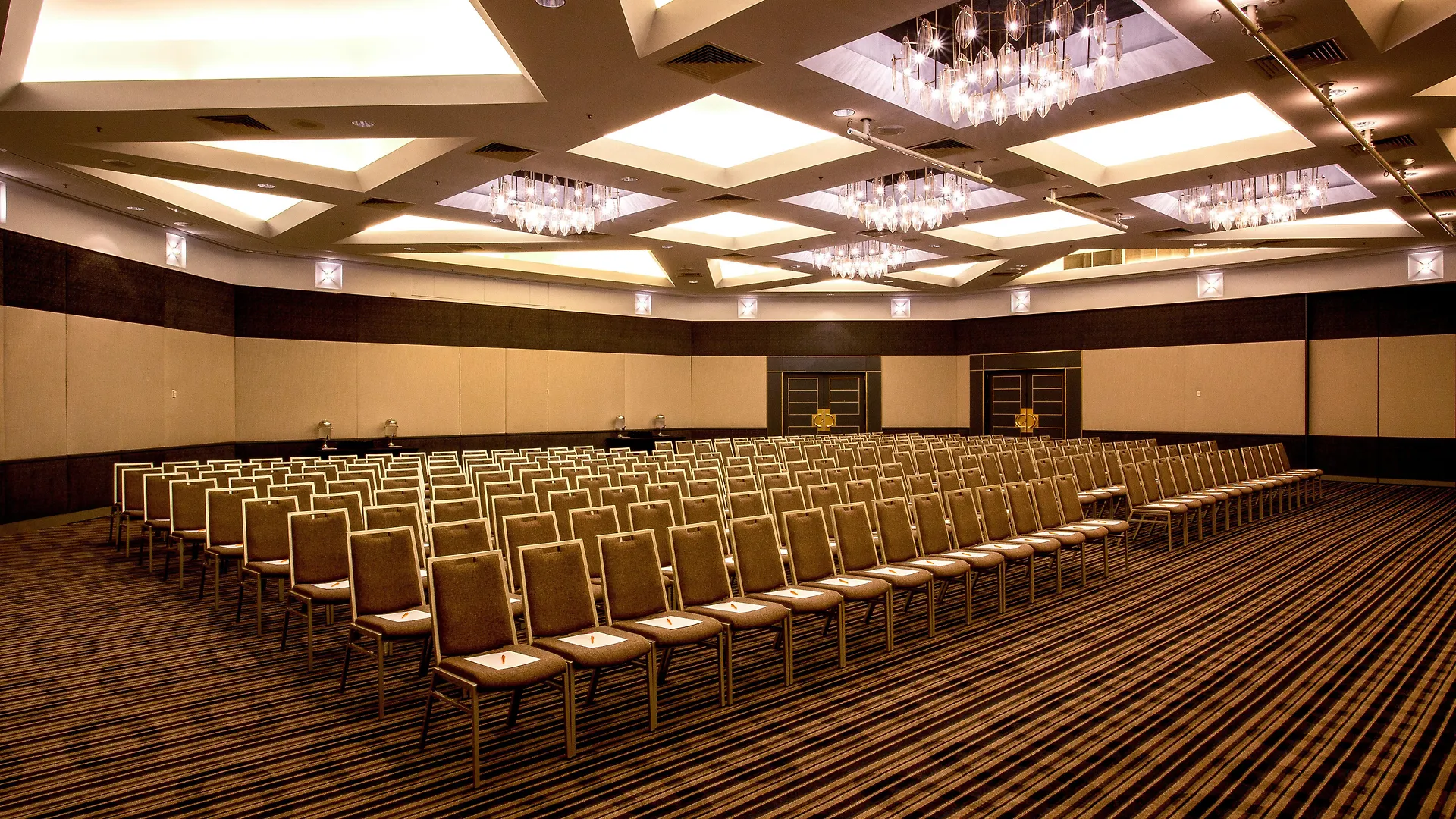 Hotel Crowne Plaza Surfers Paradise By Ihg Gold Coast