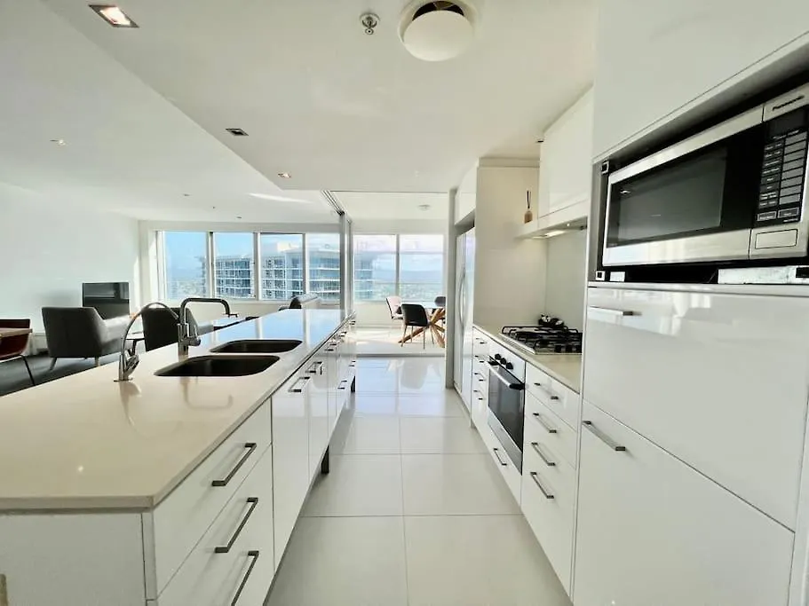 Q1 1709 * Gold Coast
