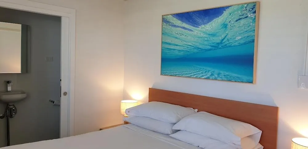 Wyuna Beachfront Apartahotel 3*