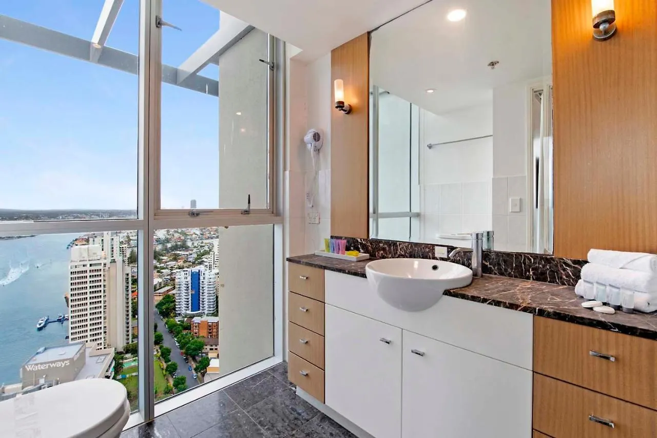 아파트 High Floor - Chevron Renaissance - Self Contained & Privately Managed - Wow
